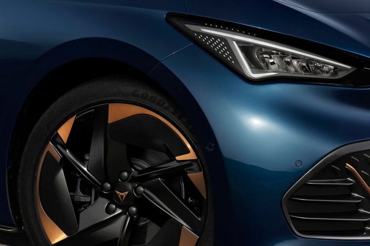 3958760 240kW e-Boost Exclusive Edition 59kWh 5dr Auto