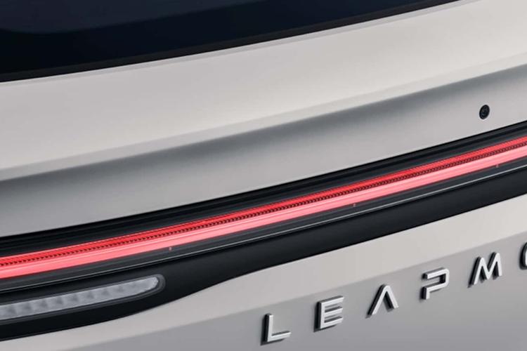 4079614 160kW Life 70kWh 5dr Auto