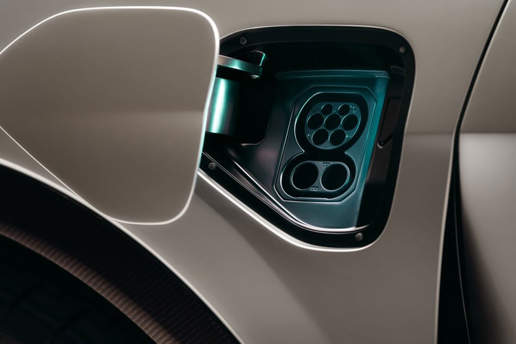 3978876 675kW 900 Sport Carbon 112kWh 5dr Auto