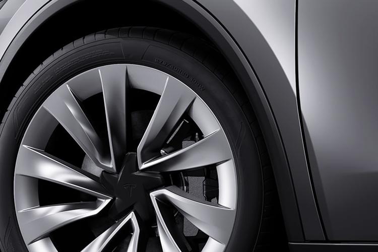 3938155 Standard Range RWD 5dr Auto