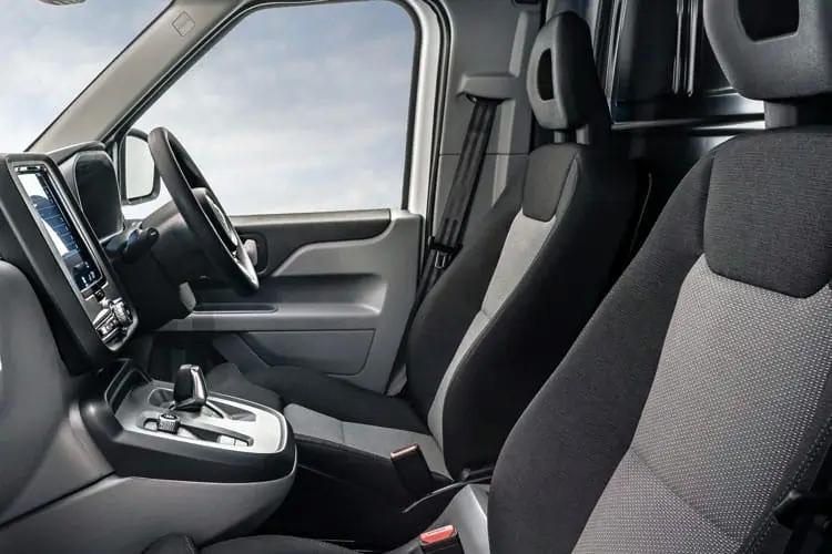 3979428 110kW 34.6kWh City Van Auto