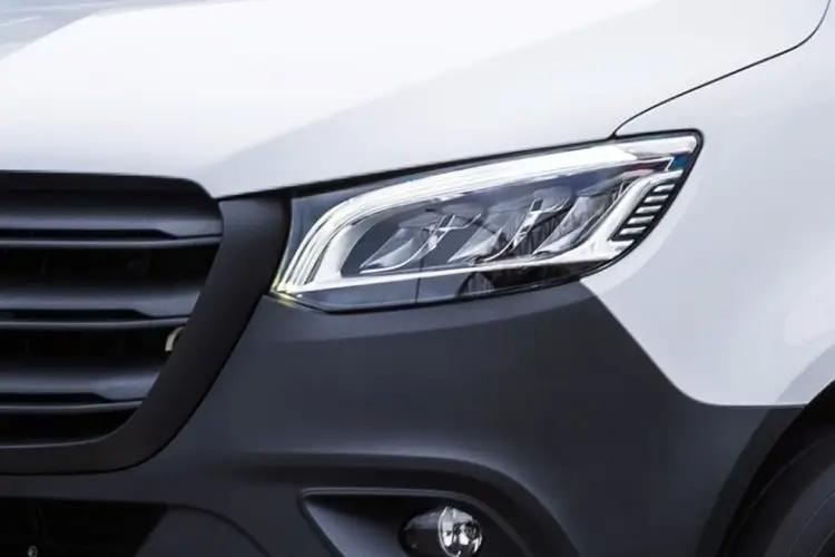 3959571 100kW 81kWh 30th Anniversary Van Auto