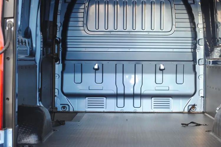 3972093 150kW High Roof Van 88kWh N2 Auto